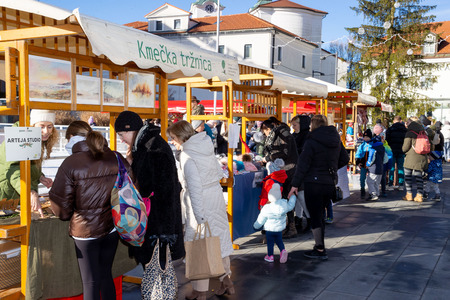 praznični sejem in prihod dedka mraza (39)